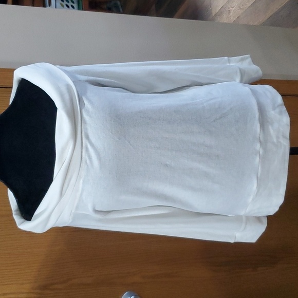 Cupcakes and cashmere white soft off shoulder NWT cowl sweater - Picture 3 of 6